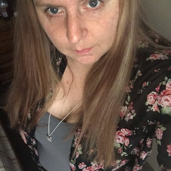 Meet your Posher, Heather - Picture 1 of 1